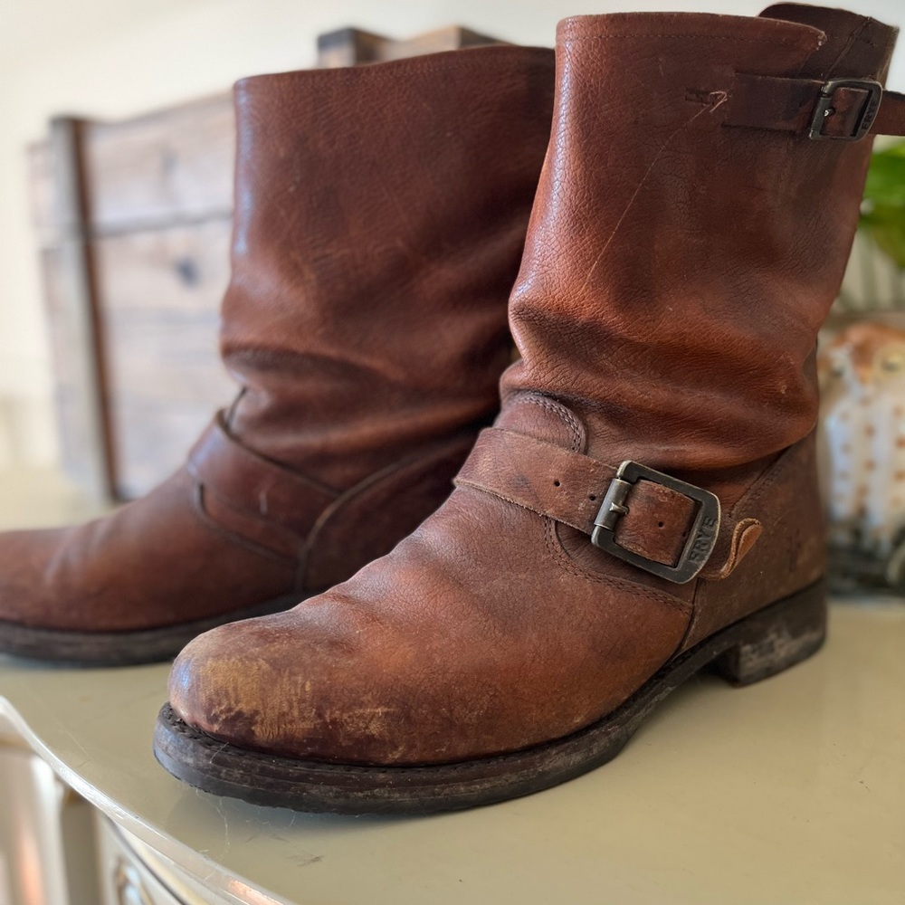 Frye - Veronica Short (cognac short antiqued)
